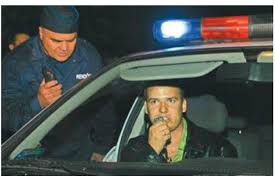 Toroczkai egy rendőrségi autóból vezényelte le a 2006-os MTV székház ostromot" | CIVILHETES